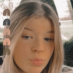 Meet your Posher, Addy